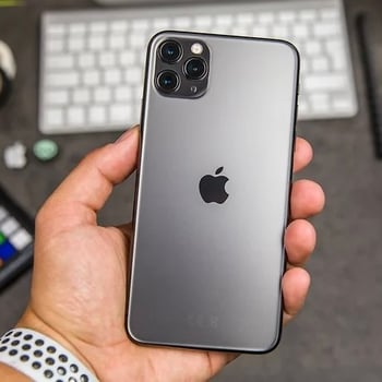 iPhone 11 Pro Max Noir 77% état batterie