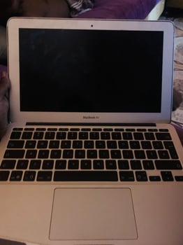 MacBook Air 11 2011, bon état, prix négociable