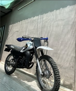 Yamaha DT175 en bon état