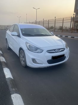 Hyundai accent, Diesel, automatique, 81000km