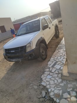 ISUZU Pickup en excellent état, climatisée