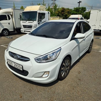 Hyundai Accent Automatique, diesel, écran Android