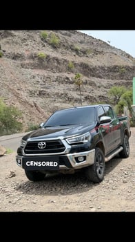 Toyota Hilux 2024 avec équipements modernes, location longue durée