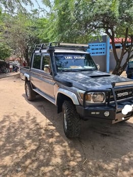 Toyota Hard top V8 2019, diesel, boîte manuelle, climatisation fonctionnelle