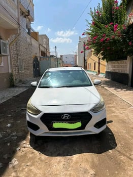 Hyundai Accent 2020 en excellent état, essence économique