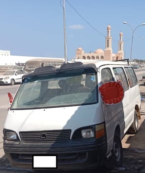 Mini-bus Toyota Hiace, Fraîchement Rénové, Disponible à la Vente