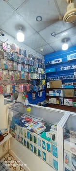 Boutique électronique complète : smartphones, TV... à vendre