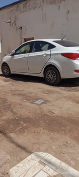 Hyundai Accent, diesel, climatiseur, automatique