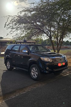 Toyota Fortuner 7 places, diesel, entretenu