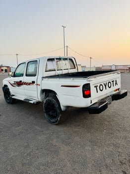 Toyota Hilux 4x4, Diesel, Manuelle, Blanc