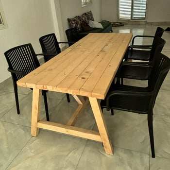 Table en Bois Massif Style Ferme + 6 Chaises en Plastique