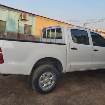 Toyota Pick Up en excellent état, disque d'embrayage et batterie neufs, climatisation récente