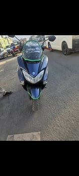 Scooter Suzuki Burgman 21000 km, état neuf, prix négociable