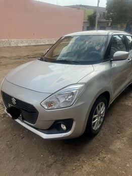 Suzuki Swift 2020 à vendre , boîte automatique, climatiseur en bon état