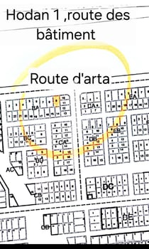 Terrain de 160m2 avec titre foncier à Barwako 2, idéal pour habitations ou local commercial