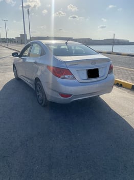 Voiture Hyundai Accent 2014 Diesel, Automatique, climatisée bon etat