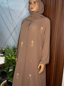 Abaya neuve élégante à petit prix