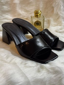 Chaussures compensées pour femme – Plusieurs modèles disponibles