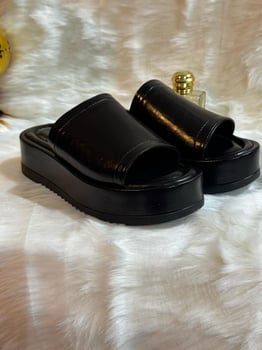 Chaussures compensées pour femme – Plusieurs modèles disponibles