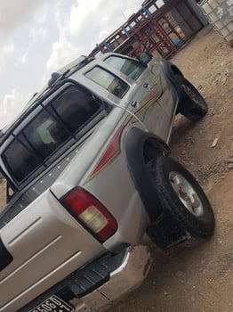 Nissan Hardbody Pickup Diesel, Bon État, Climatisation