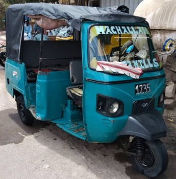 Bajaj Mahindra 554 D99 en parfait état à vendre