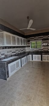 Appartement spacieux avec réservoir d\'eau à Gabode 5