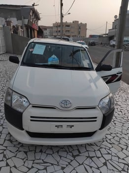 Toyota Probox 2017 importé de Dubaï, économique et climatisé à Djibouti
