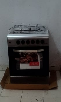 Gazinière Fresh avec couverture vitre et grilles en émail