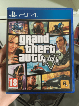 Jeu PS4 - GTA 5 en excellent état