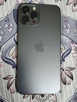 iPhone 12 Pro Max 256Go, Batterie à 77%, Prix négociable