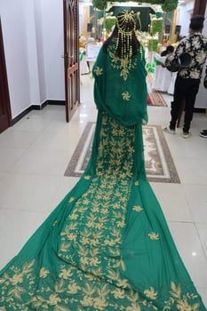 Boubou vert à vendre - comme neuf