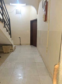 Maison F3 avec terrasse en dur à louer à Q7 près de la nouvelle mosquée