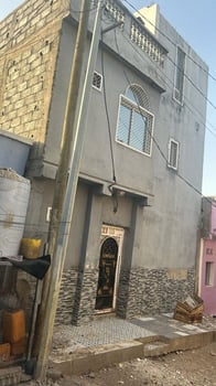 Maison neuve avec terrasse, 5 chambres à Barwaqo