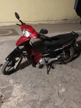 Moto 110 en excellent état, utilisée 5 mois, prix négociable