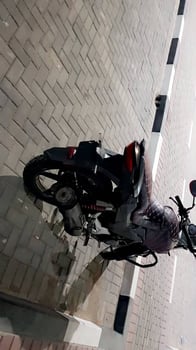 Moto Hero en excellent état, moins d\'un an d\'utilisation