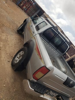 Nissan Hardbody 4x4 2012, Diesel, Climatisation, Écran Tactile