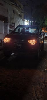 Mitsubishi L200 en excellent état, 180 000 km, prêt à prendre la route !