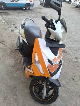 Scooter Hero Dash en excellent état