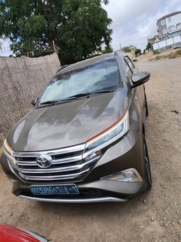 Toyota Rush, première main, boîte automatique, climatisation fonctionnelle