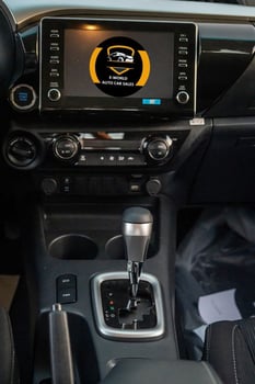 Toyota Hilux SR5 2025, diesel, automatique, excellent état