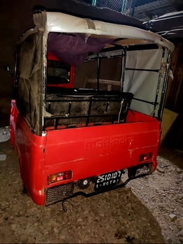Bajaj Mahindra tout neuf en excellent état