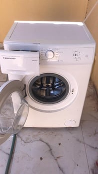 Machine à laver Wespoin automatique 6kg, presque neuve