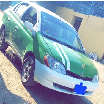 Toyota Platz Essence, Très Bon État, Prix Négociable