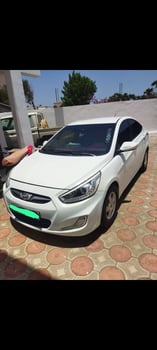 Hyundai Accent 2013, boîte manuelle, écran tactile