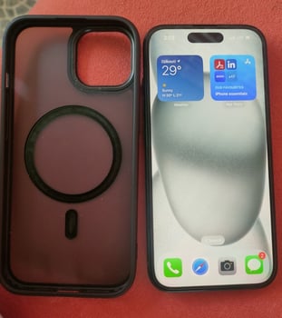 iPhone 15 128 Go, Noir, état neuf avec accessoires