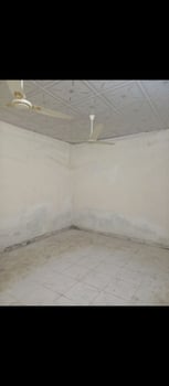 Maison F3 avec véranda et carrelage, quartier 6, 100 m², salaire fixe exigé