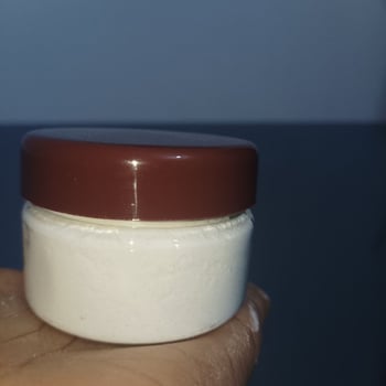 Poudre naturelle pour éliminer l\'odeur de sueur