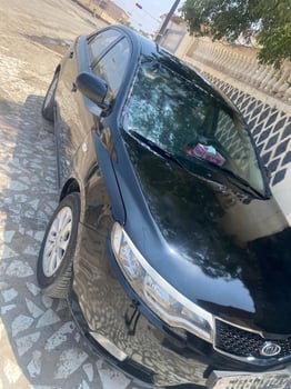 Kia Forte en excellent état, toutes options, prix abordable