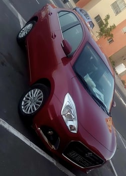 Suzuki Dzire 2024, excellente condition, boîte auto, essence