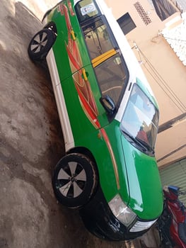Voiture en bon état 2014 avec taxes